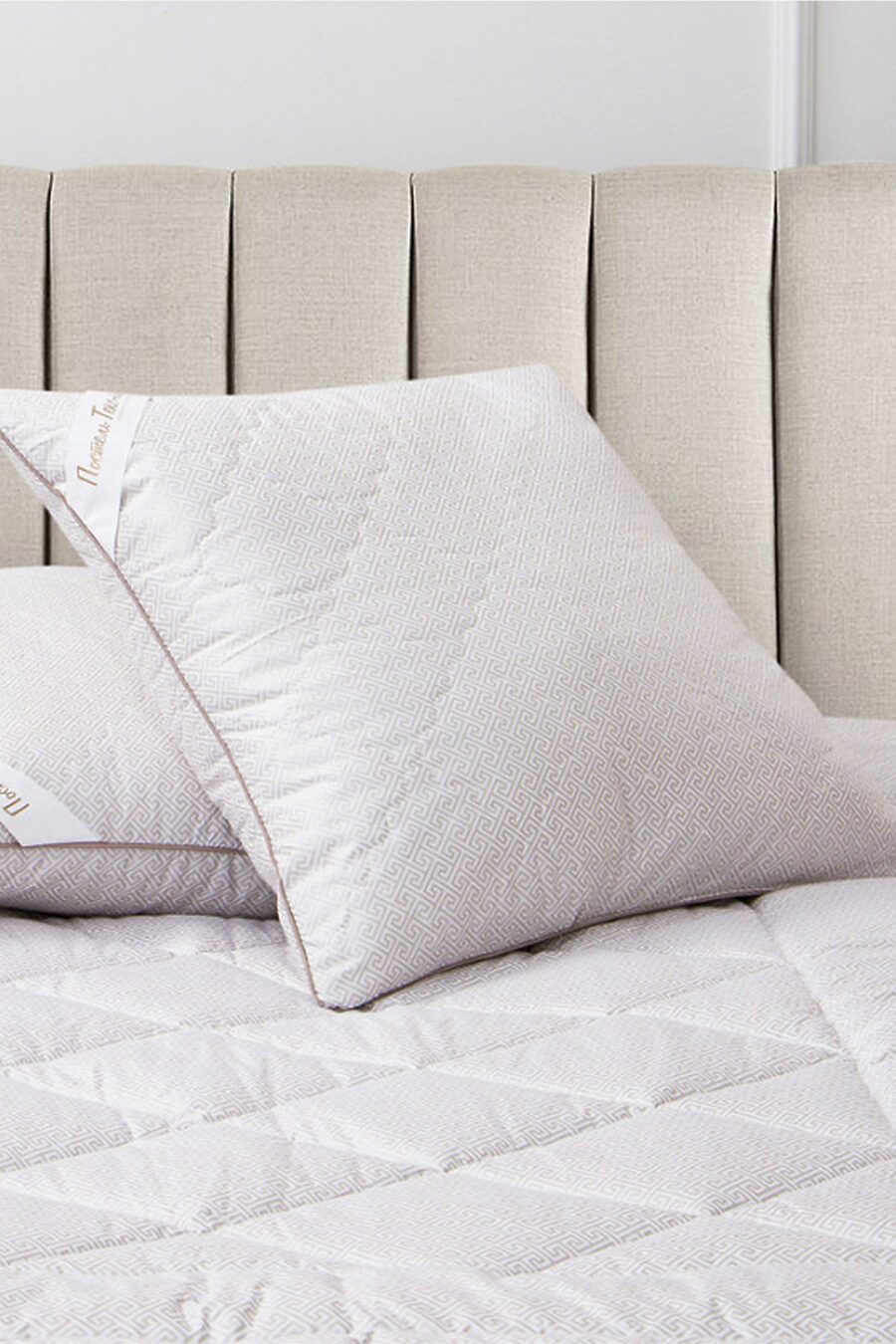 Подушка Luxe для дома НАТАЛИ 775918 купить оптом от производителя. Совместная покупка товаров для дома в OptMoyo